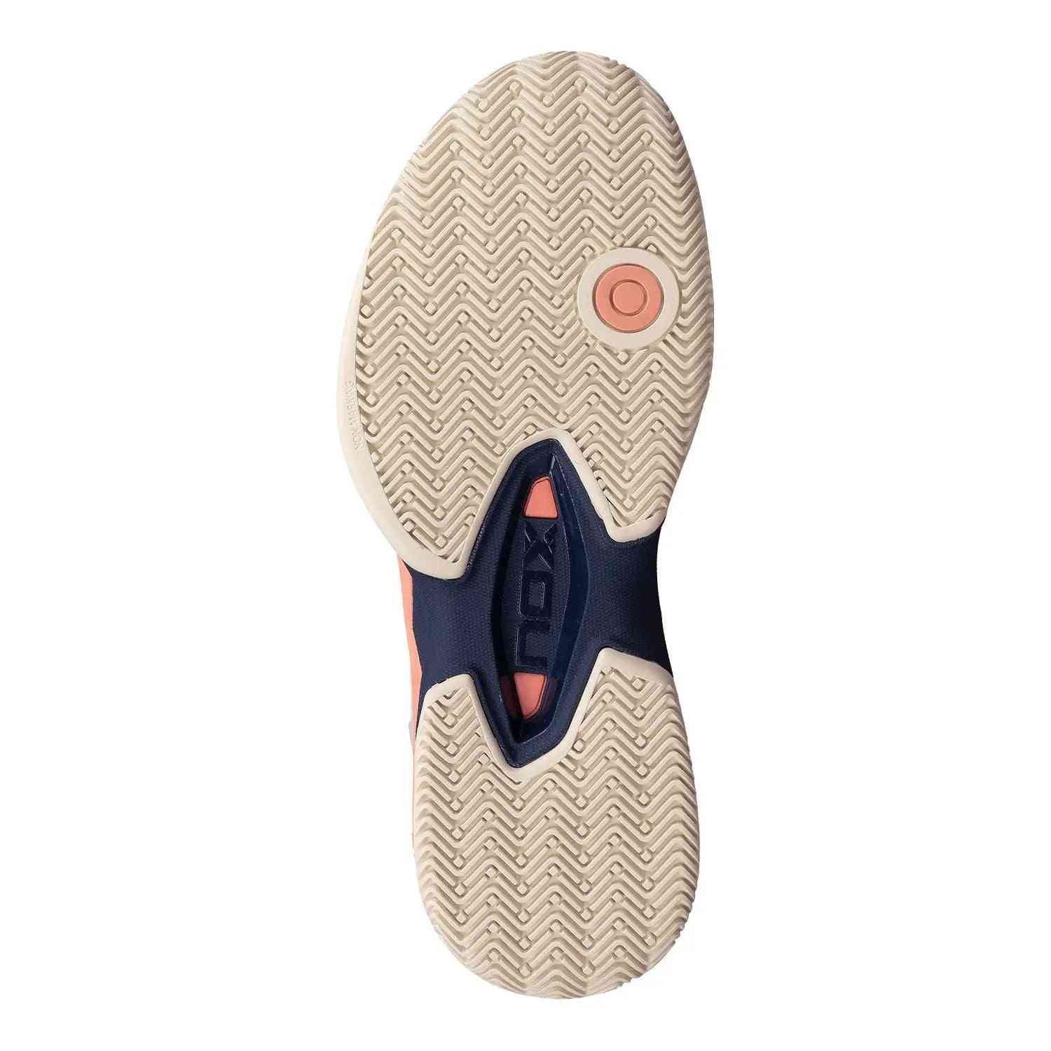 Outsole of Nox AT10 Pro Calat10gati Coral Women's shoe featuring herringbone grip pattern for optimal traction on padel courts.